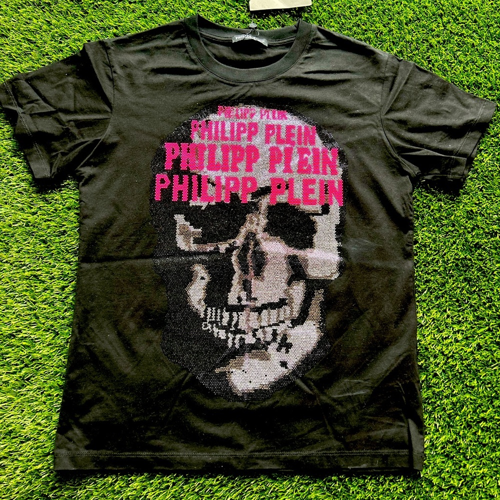 Philipp plein T shirt
“Never worn“
Size “M”
Retail $300